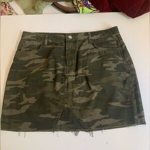 JEAN DENIM SKIRT….CAMO COLOR SIZE MEDIUM